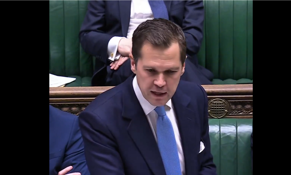 Η κυβερνηση Κ.Στάρμερ κατέθεσε νόμο για μειωμένες ποινές αν κάποιος εγκληματίας ανήκει σε κάποια μειονότητα!