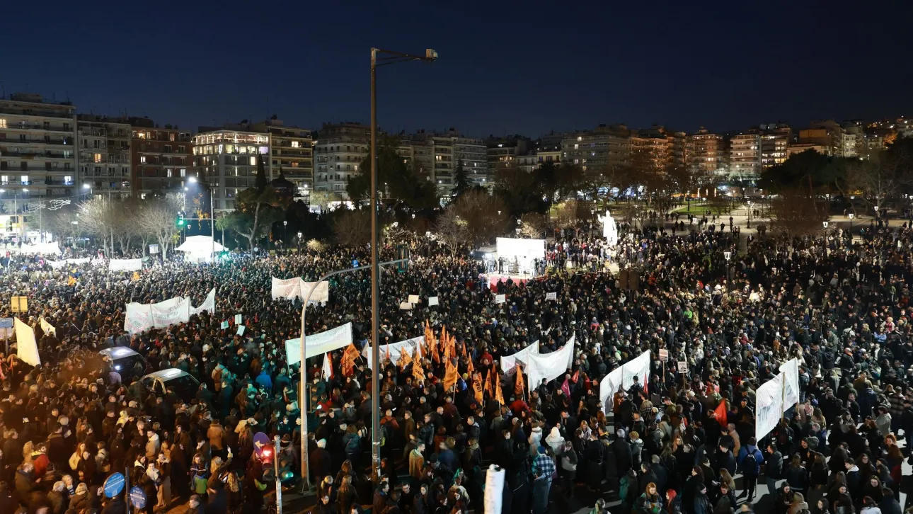 Έγκλημα στα Τέμπη: Πλήθος κόσμου στο συλλαλητήριο στη Θεσσαλονίκη (φωτο -βίντεο)