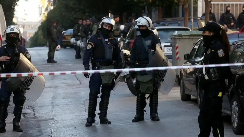 Ύποπτο αντικείμενο στη Βουκουρεστίου – Έκλεισε ο πεζόδρομος