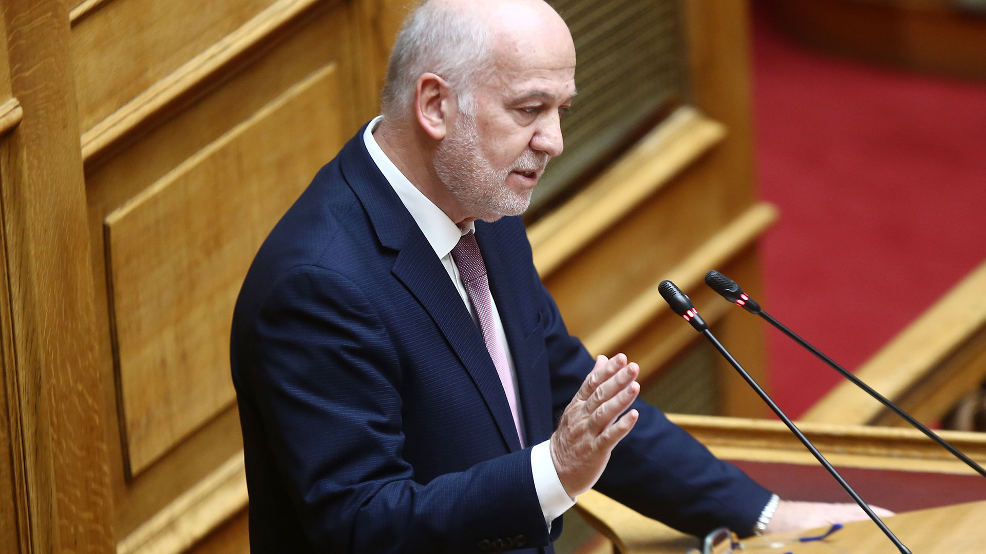 Κόντρα Γ.Φλωρίδη – Ν.Ανδρουλάκη: «Εγώ τιμώ την ιστορία του ΠΑΣΟΚ» – «Σ’ αυτή τη Βουλή υπάρχουν γενιτσαρικά τάγματα»