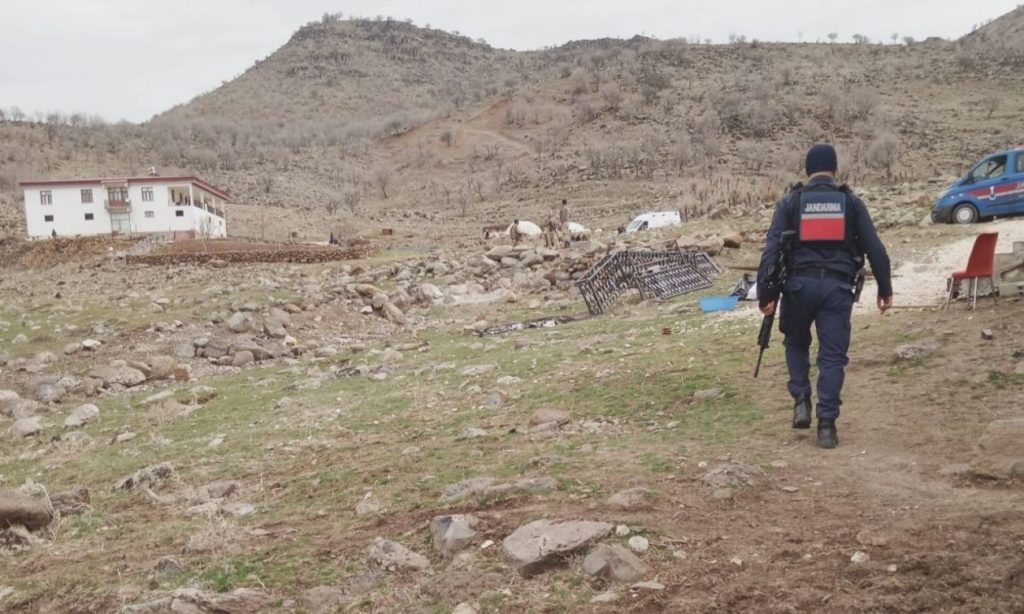 Αιματηρή συμπλοκή στο Ντιγιαρμπακίρ: Δυο οικογένειες συγκρούστηκαν με πέτρες, ξύλα και όπλα – 3 νεκροί (βίντεο)