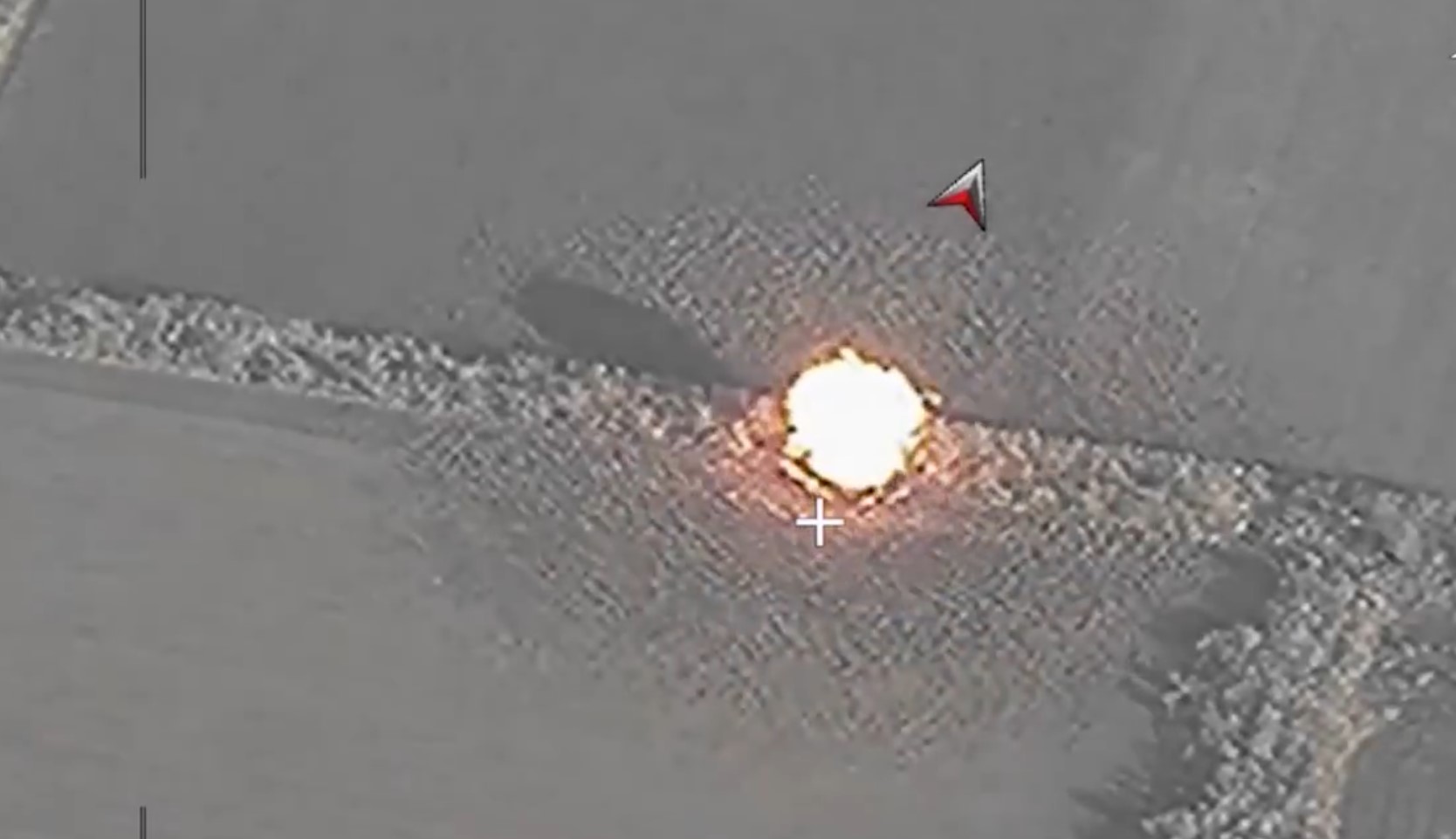 Βίντεο: Η στιγμή που ρωσικός Iskander ισοπεδώνει καμουφλαρισμένο MLRS στη Νοβονικολάεβκα