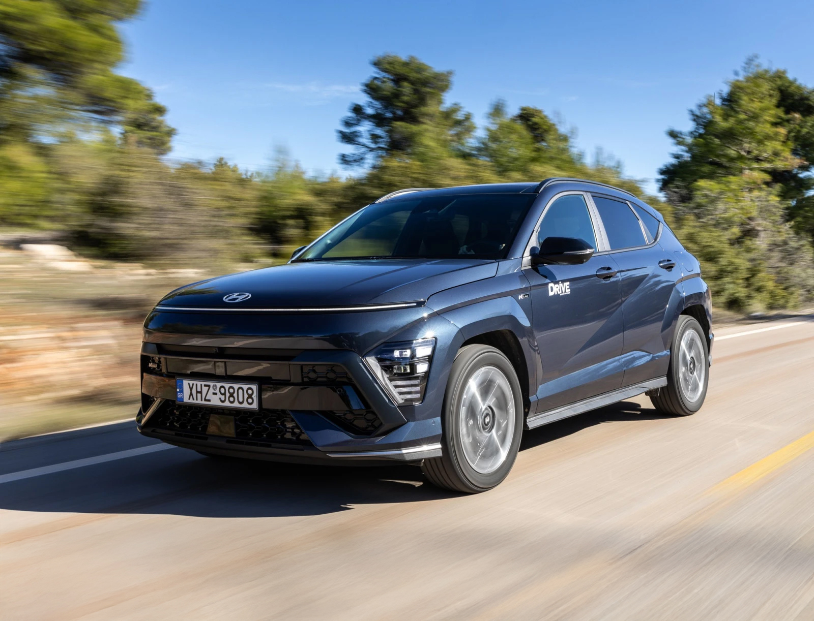 Hyundai Kona: €3.500 κάτω το υβριδικό €12.000 το ηλεκτρικό