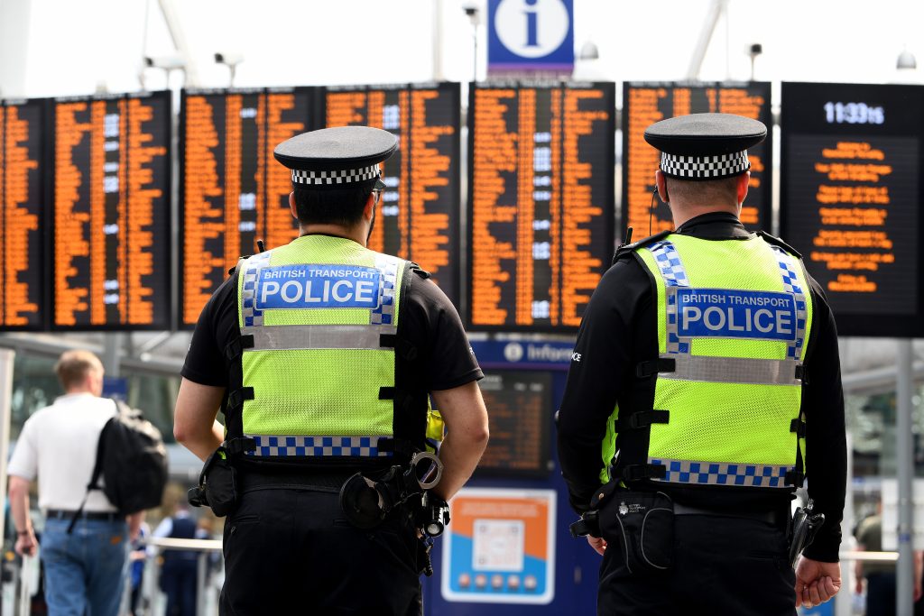 Βίντεο: Η βρετανική αστυνομία εμποδίζει όσους μιλούν δημόσια για τον Χριστό