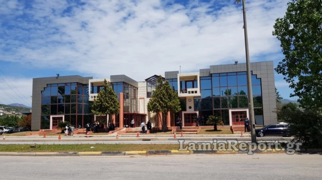 Διεκόπη η δίκη του Κορκονέα – Παραιτήθηκε η συνήγορος υπεράσπισης μετά από αντιπαράθεση με την Κωνσταντοπούλου