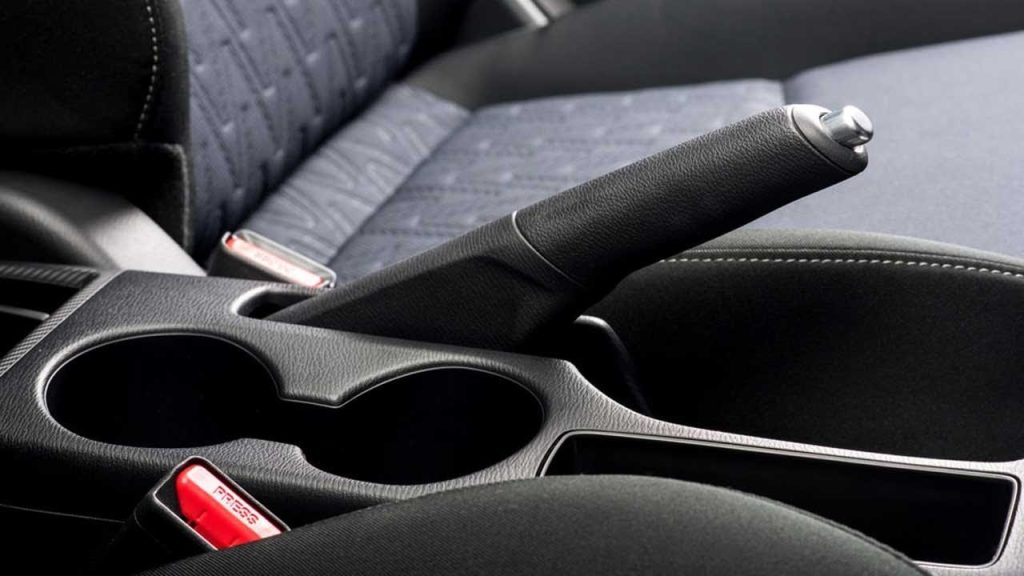 Αυτό είναι το λάθος που κάνεις με το χειρόφρενο του αυτοκινήτου (βίντεο)