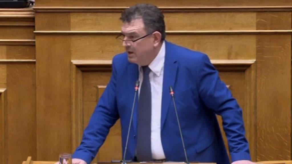 Αντί να τιμωρηθούν οι παράνομοι τιμωρούν τον βουλευτή Ν.Παπαδόπουλο με μομφή και περικοπή μισού μισθού