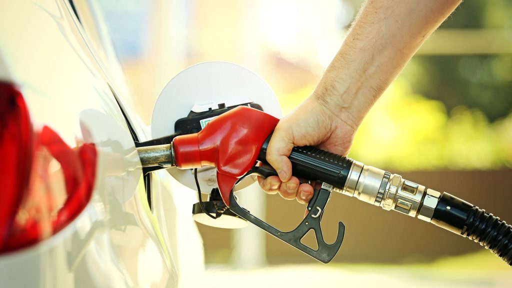 Λαθρεμπόριο καυσίμων: Δείτε πώς τα κυκλώματα έκλεβαν τους πελάτες – Το βίντεο ντοκουμέντο από την ΕΛ.ΑΣ.