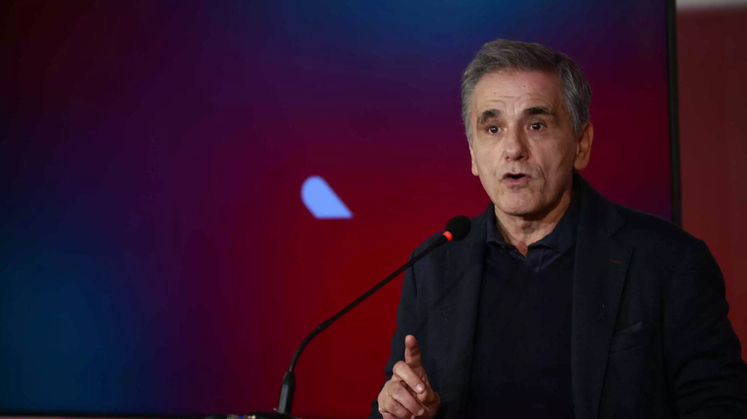 Ο Τσακαλώτος «βλέπει» την Μ.Καρυστιανού ως πολιτική αντίπαλο: «Είναι χαρισματική αλλά χωρίς αναλύσεις θα ξεφουσκώσει»