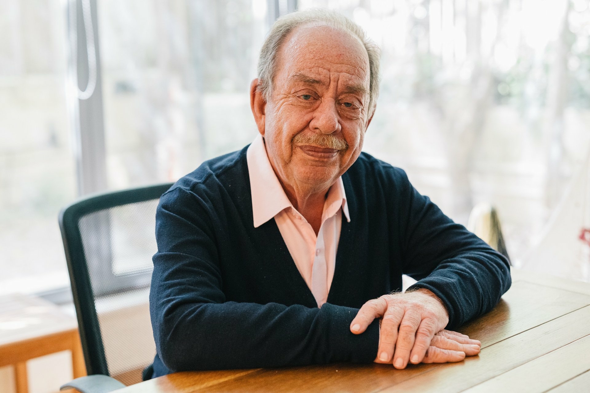 Σε «πελάγη» ευτυχίας «πλέει» ο Ηλίας Μαμαλάκης μετά τη γέννηση του τέταρτου εγγονιού του – Δείτε φωτογραφίες