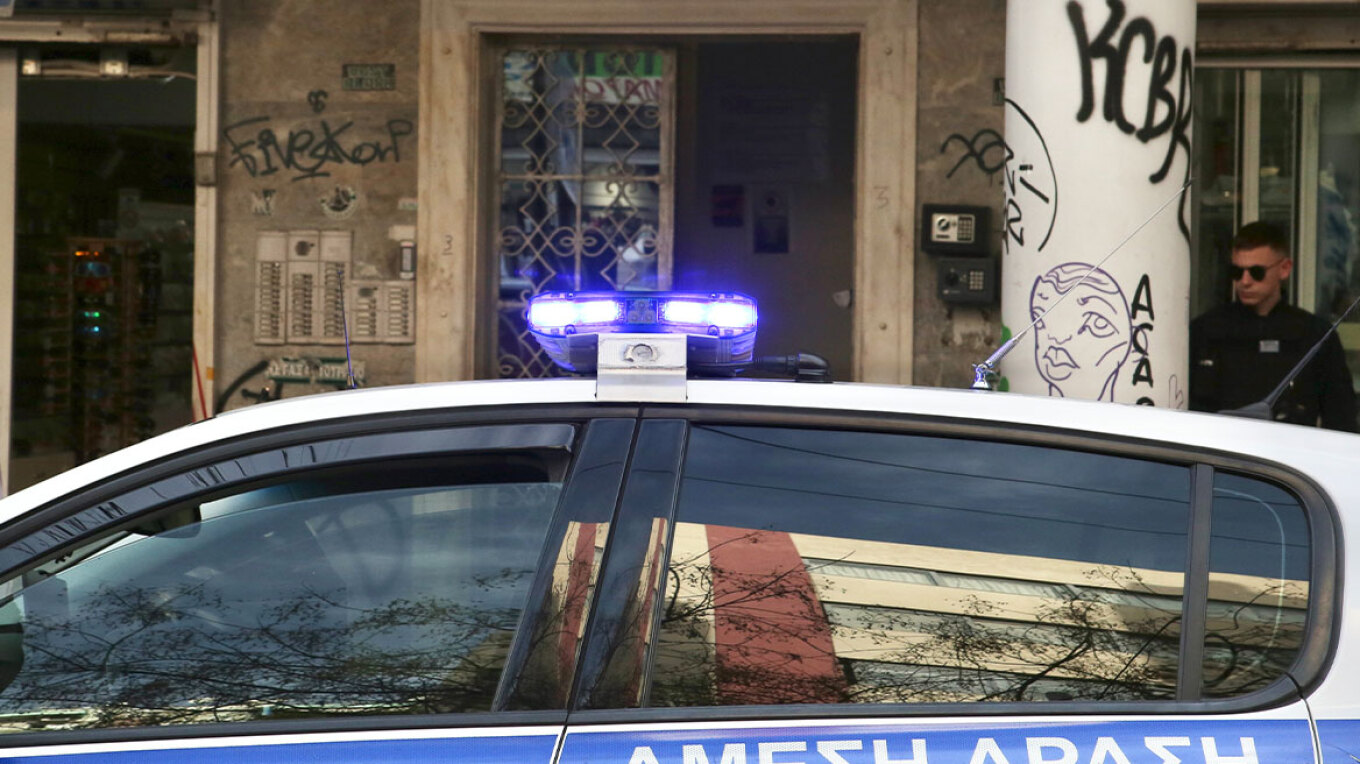 Αμερικανός τουρίστας ο νεκρός άνδρας στην Ομόνοια: Αυτοκτονία εξετάζουν οι αρχές