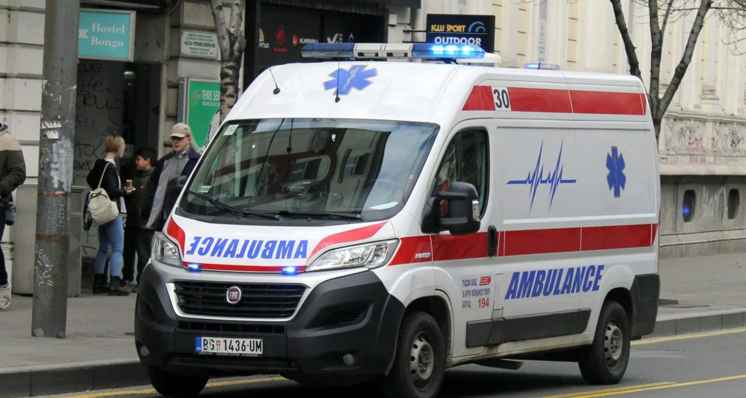 Σερβία: Αυτοκίνητο έπεσε πάνω σε πλήθος διαδηλωτών στο Βελιγράδι – Τρεις τραυματίες