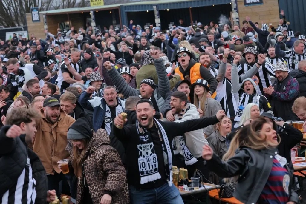 Νιούκαστλ: «Παράνοια» στους δρόμους της ομώνυμης πόλης μετά την κατάκτηση του League Cup (βίντεο – φωτο)