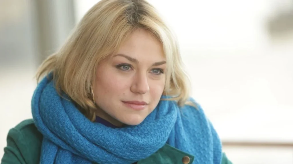 «Έφυγε» από τη ζωή σε ηλικία 43 ετών η ηθοποιός Εμιλί Ντεκέν: Έπασχε από σπάνια μορφή καρκίνου