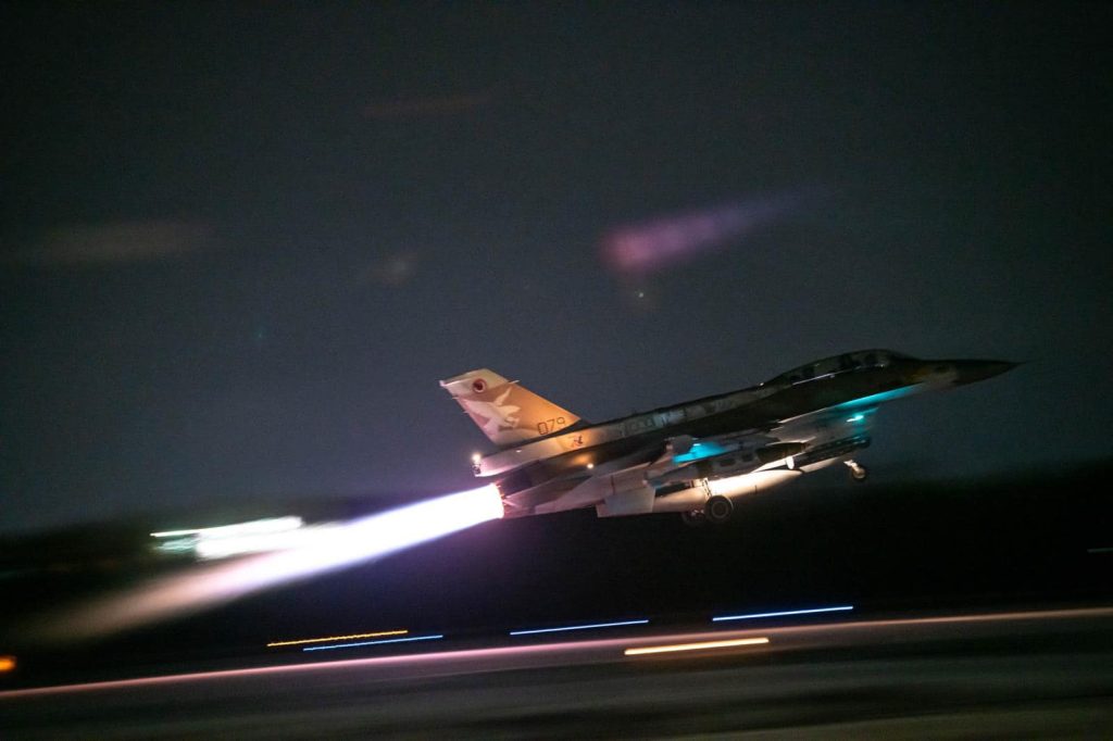 Ισραήλ: Αεροπορικές επιδρομές κοντά στη Χομς κατά «θέσεων πυραύλων»