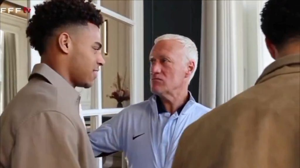 Εκνευρισμένος ο Ντιντιέ Ντεσάμπ με τον Ντουέ για την αργοπορία του – «Τι ώρα είναι αυτή»; (βίντεο)