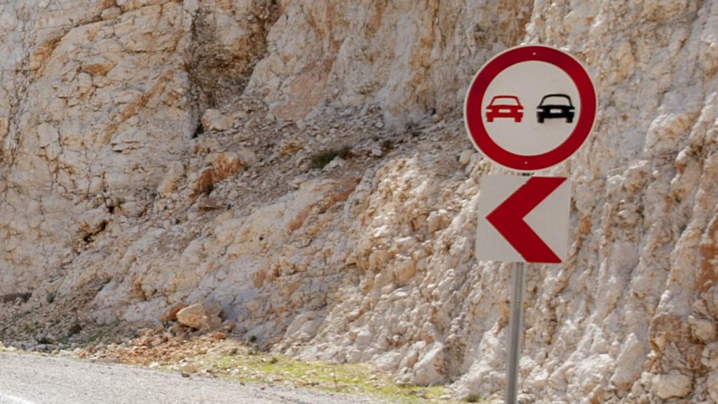 8 στους 10 οδηγούς δεν γνωρίζουν αυτό το σήμα – Δείτε τι απαγορεύει