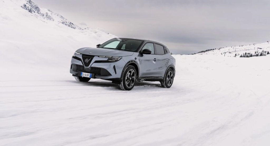 Πόσο κοστίζει η τετρακίνητη Alfa Romeo Junior στην Ελλάδα;