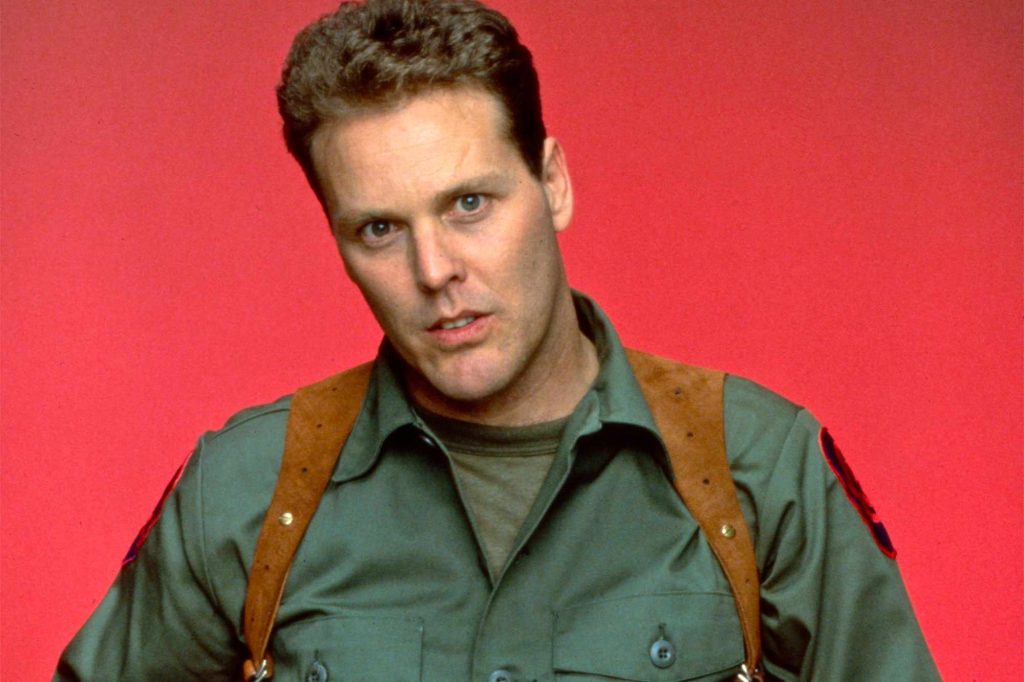 Πέθανε ο ηθοποιός Γουίνγκς Χάουζερ – Είχε γίνει γνωστός από τα «Ατίθασα Νιάτα» (βίντεο)