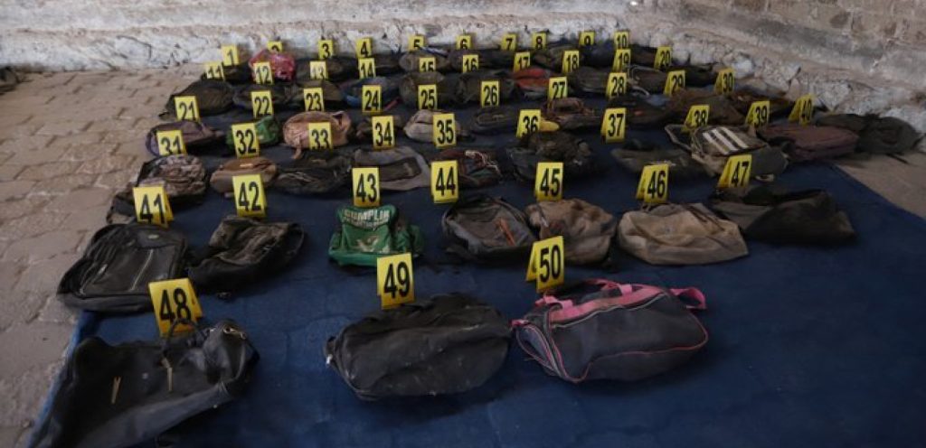 Μεξικό: Συγγενείς αγνοουμένων μπήκαν στο «ράντσο της φρίκης» με τα απανθρακωμένα ανθρώπινα οστά (βίντεο)