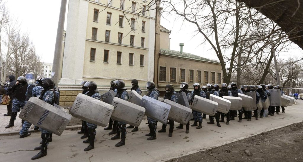 Η ουκρανική αστυνομία αγοράζει δακρυγόνα αξίας εκατοντάδων χιλιάδων ευρώ