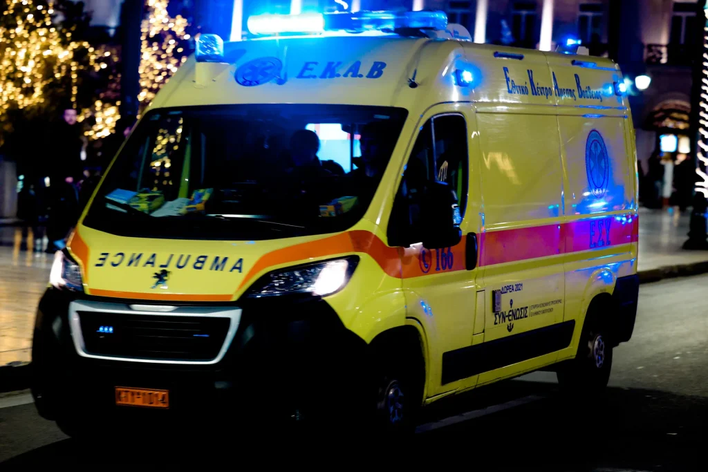 Σοβαρό τροχαίο στις Σέρρες – Μηχανή εξετράπη της πορείας της και παρέσυρε μια γυναίκα