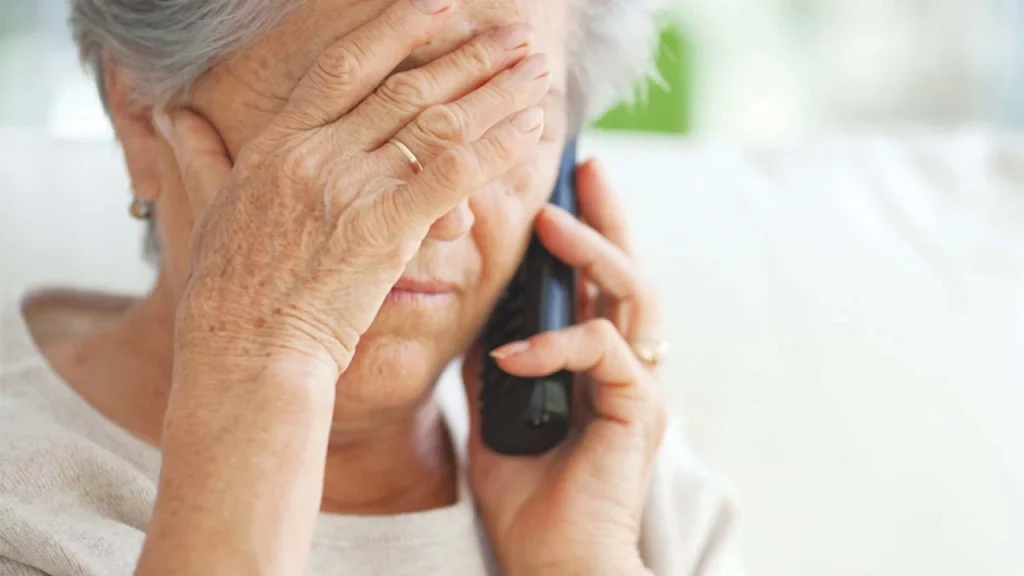 Θύμα τηλεφωνικής απάτης μια ηλικιωμένη στη Βέροια – Της ξάφρισαν κοσμήματα και χρυσές λίρες αξίας 7.000 ευρώ