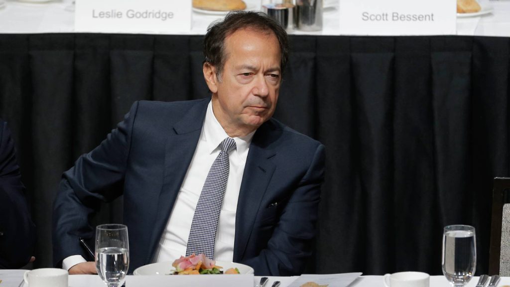 Τ.Πόλσον: Πώς κατάφερε να «βγάλει» 450 εκατ. ευρώ μέσα σε μόλις έναν μήνα