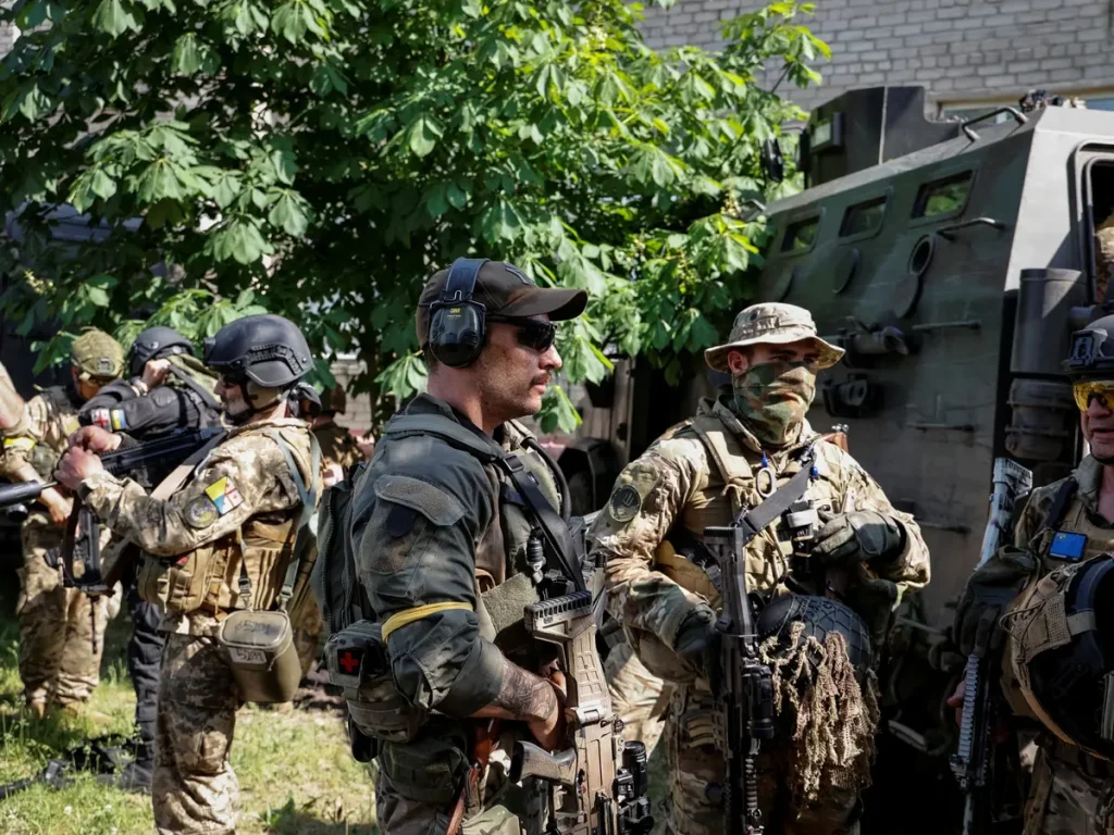 Η Ρωσία υπενθυμίζει στον Κιρ Στάρμερ μέσω φωτογραφιών τι έπαθαν 23 Βρετανοί «εκπαιδευτές» που ήρθαν στην Ουκρανία