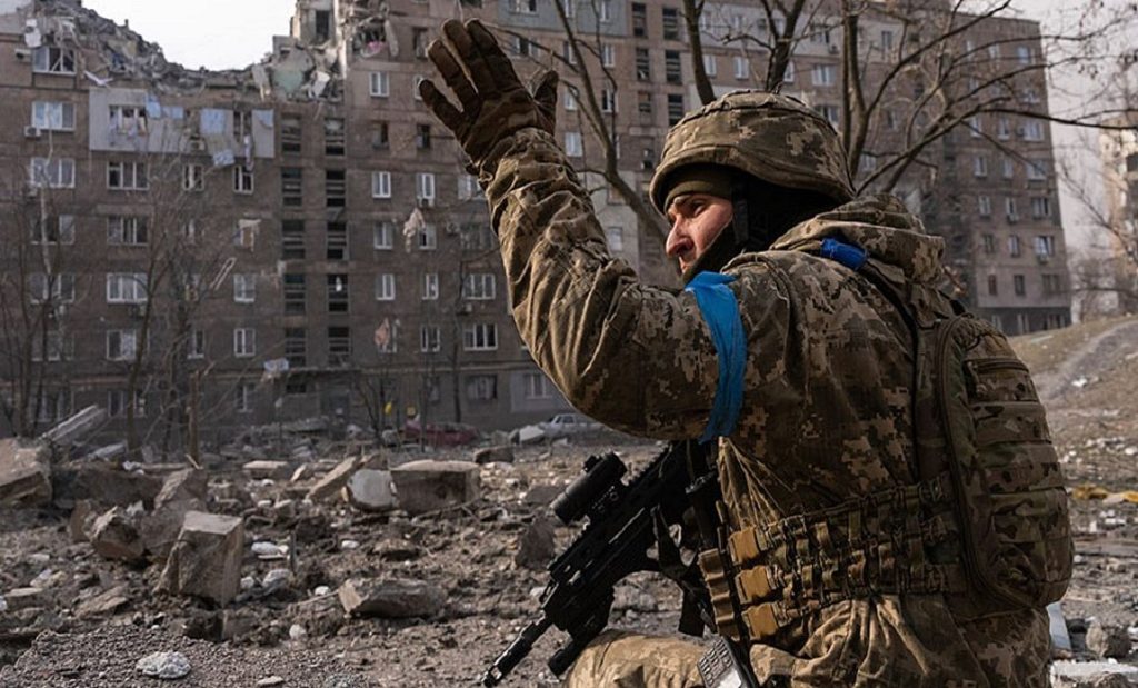 Οι τελευταίες στιγμές ενός Ουκρανού στρατιώτη στο Γκουέβο – «Έκανα το λάθος να πιστέψω τον Ζελένσκι» (βίντεο)