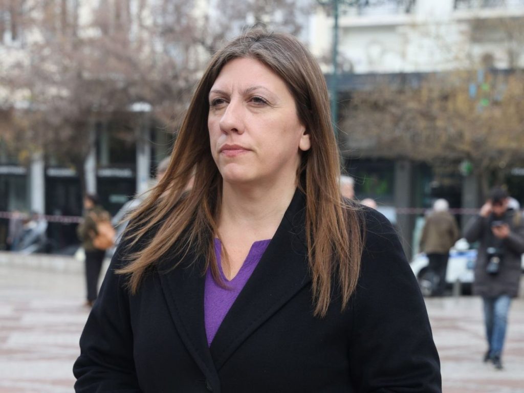 Ζ.Κωνσταντοπούλου: Αρνήθηκε να δώσει το χέρι της στον Χ.Κέλλα στην παρέλαση για την 25η Μαρτίου στη Λάρισα (φωτο)