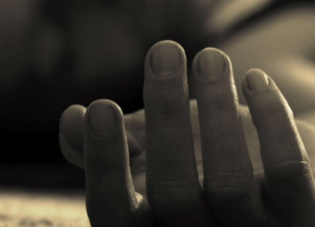 Oι γονείς του 18χρονου που απαγχονίστηκε αποκαλύπτουν: «Τον είχαν κάνει πέρα οι φίλοι του»