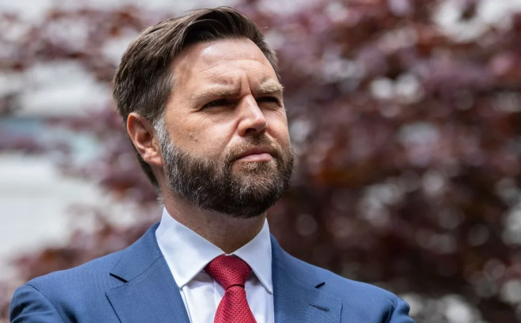 Ο Τζ.Ντ.Βανς πηγαίνει στην Γροιλανδία