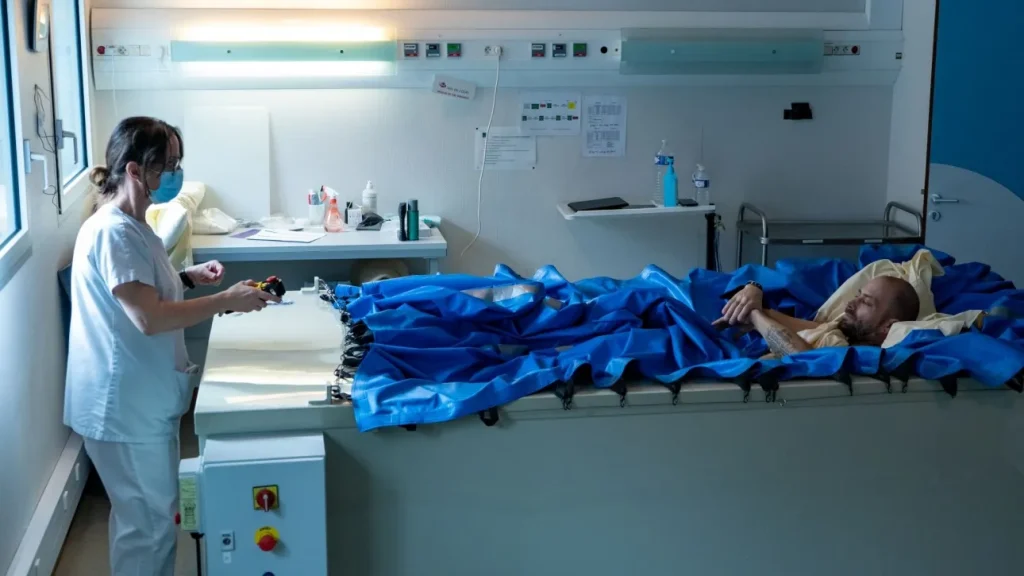 ESA: Προσφέρει 5.000 ευρώ σε όποιον καταφέρει να μείνει… ακίνητος για 10 ημέρες σε στρώμα νερού