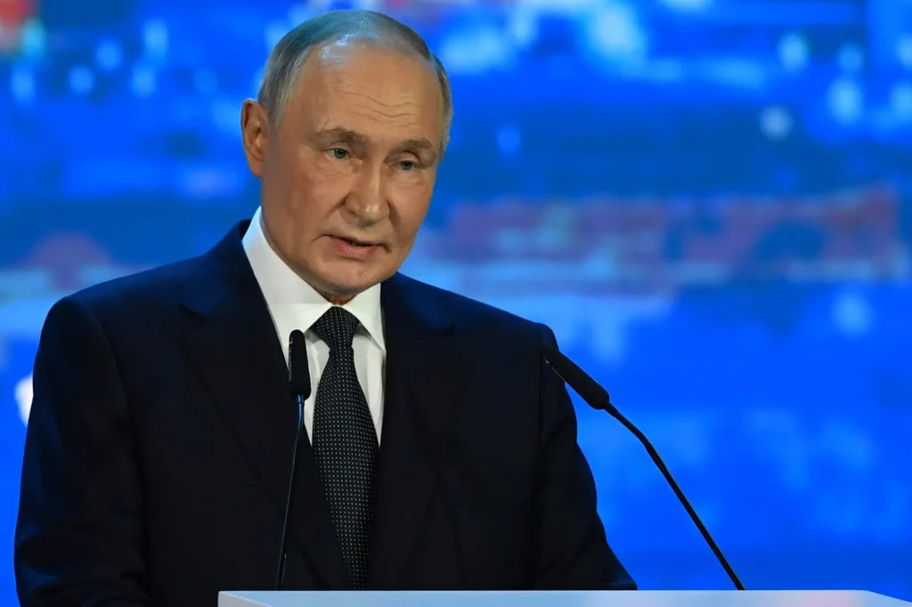 Ο Β.Πούτιν δίνει το «πράσινο φως» σε ΗΠΑ για Γροιλανδία: «Δεν είναι υπερβολικός ο Ν.Τραμπ που την θέλει»