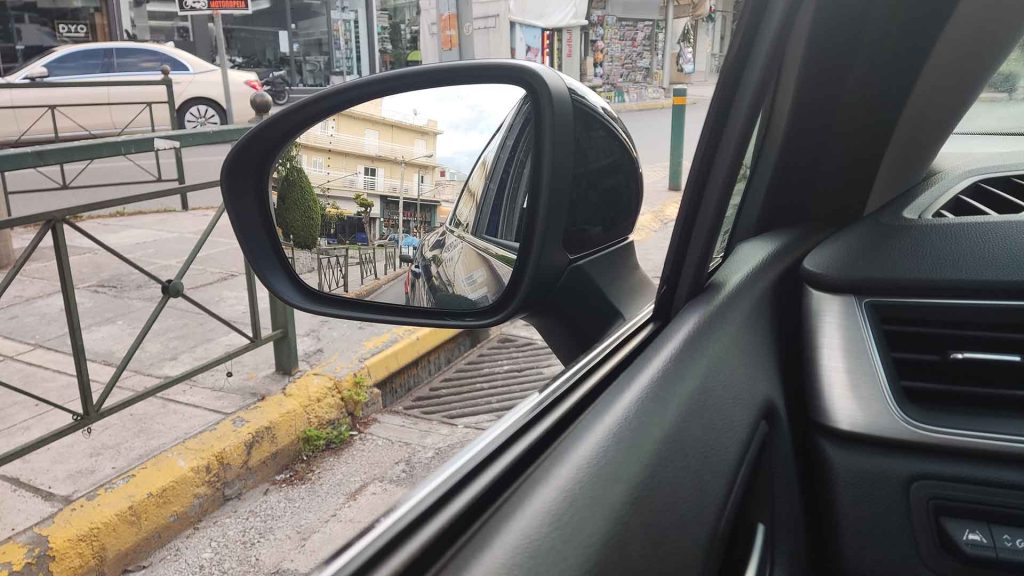 To γνωρίζατε; – Αυτός είναι ο λόγος που πρέπει να τοποθετήσετε σελοτέιπ στους καθρέπτες του αυτοκινήτου σας