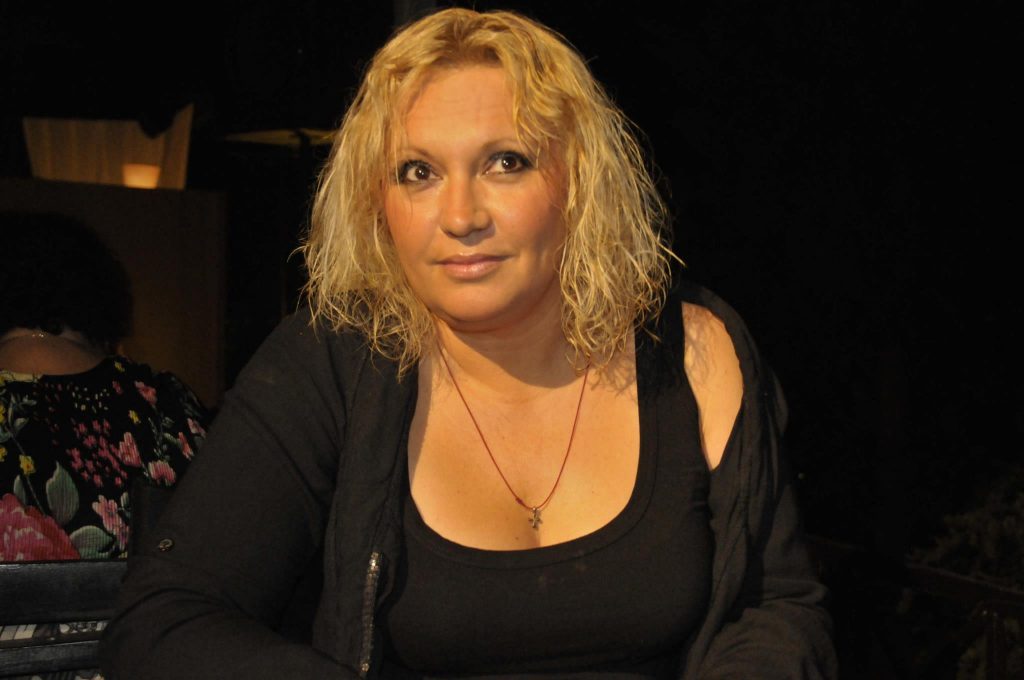 «Αγνώριστη» η Καίτη Φίνου: Η μεγάλη αλλαγή που έκανε στην εξωτερική της εμφάνιση (φωτο)