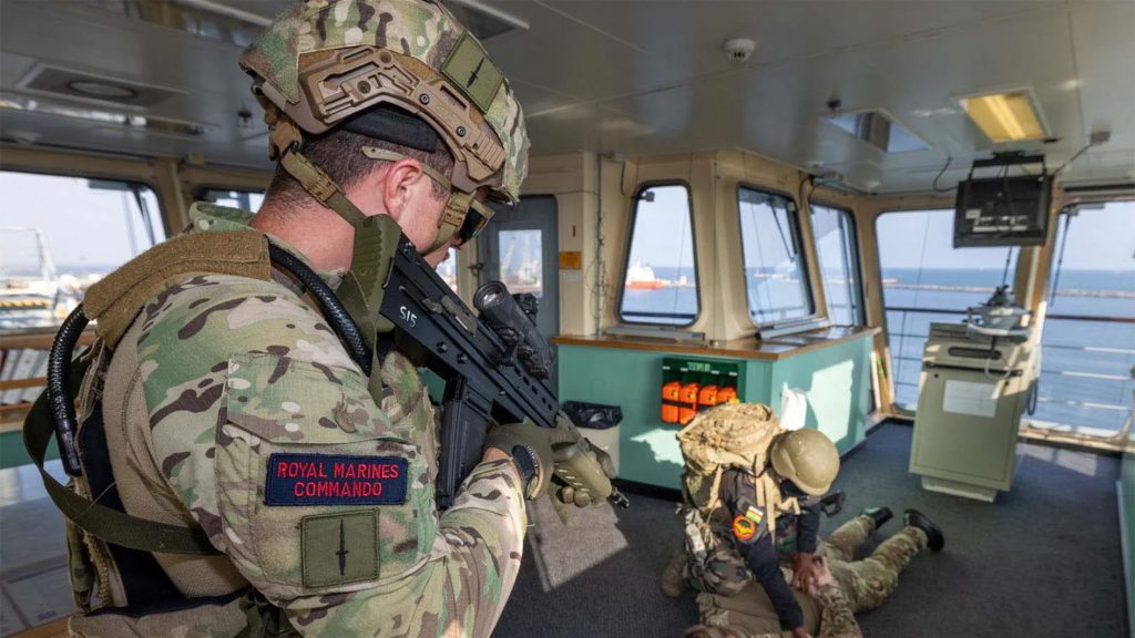 Στρατιώτης του βρετανικού Βασιλικού Ναυτικού εξοντώθηκε από Ρώσους VDV στο Γκουέβο – Δείτε βίντεο
