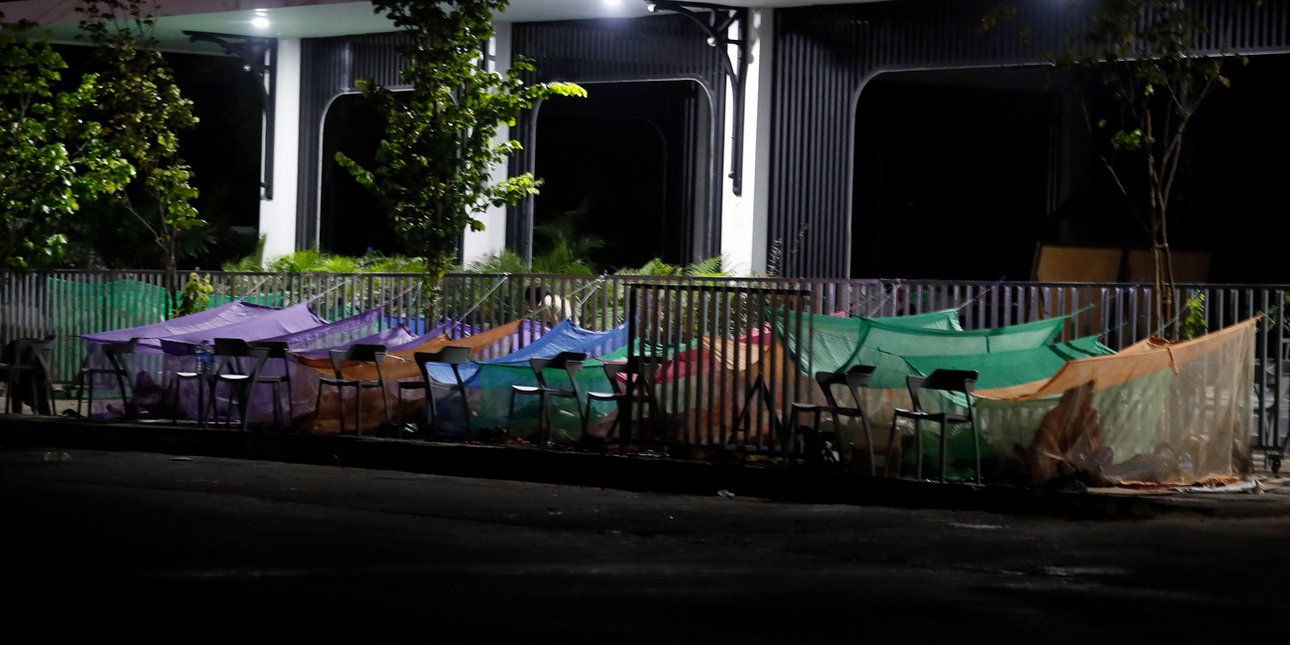 Μιανμάρ: Προειδοποίηση για «πιθανό» νέο μεγάλο σεισμό – Στήνουν σκηνές στους δρόμους