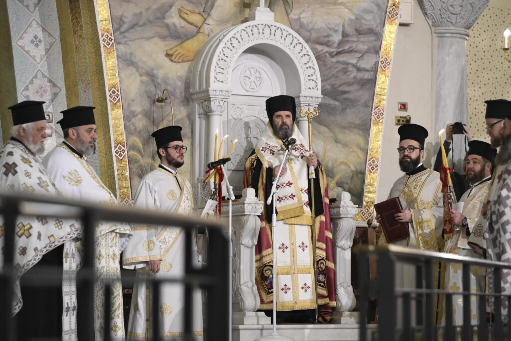 Η πρώτη Θεία Λειτουργία του νέου Αρχιεπισκόπου Αλβανίας Ιωάννη στα Τίρανα
