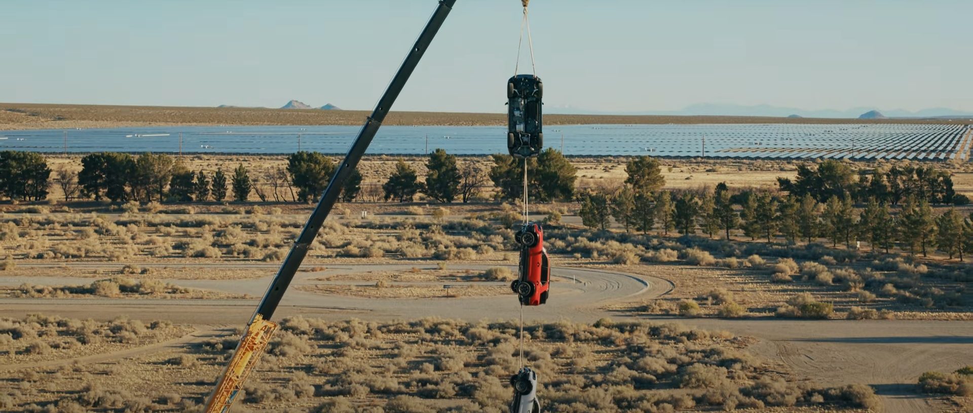 Νέο τεστ αντοχής από τη Honda – Δείτε το βίντεο που αμάξια…κρέμονται από γερανό