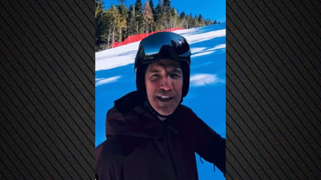 Σάκης Ρουβάς: Τραγούδησε το νέο του κομμάτι… κάνοντας σκι – Δείτε το βίντεο