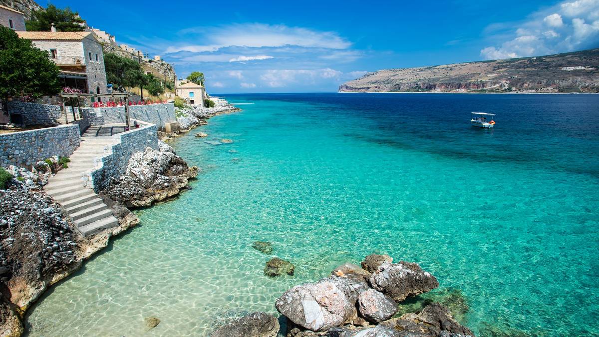 Μάνη: Oι 10+1 κορυφαίες παραλίες της – Ο ιδανικός προορισμός για διακοπές με το αυτοκίνητο