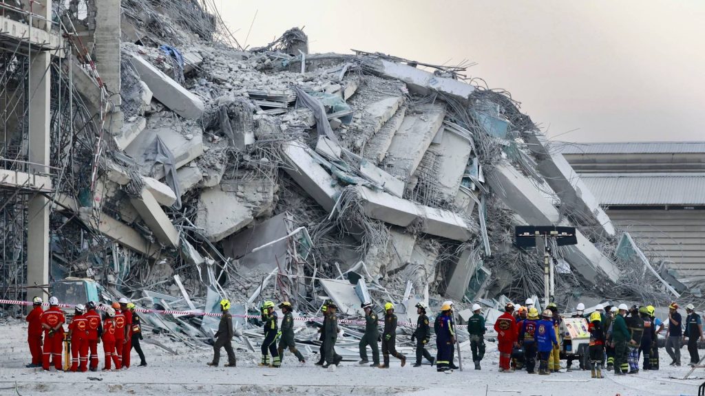 Μιανμάρ: Στη δημοσιότητα βίντεο επιζώντων που δείχνουν τις στιγμές που ήταν εγκλωβισμένοι κάτω από τα συντρίμμια