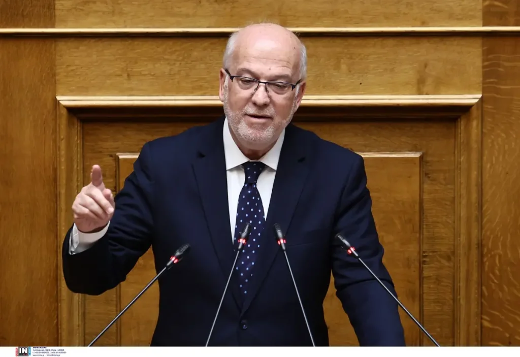 Γ.Φλωρίδης: «Τα ομόφυλα ζευγάρια ή οι μοναχικοί άνδρες δεν μπορούν να αποκτούν παιδί μέσω παρένθετης μητέρας»