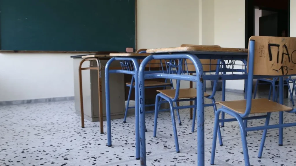 Κλειστά θα παραμείνουν και την Τετάρτη τα σχολεία στη Ρόδο