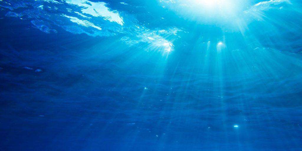 Νέα μελέτη αποκαλύπτει: Oι ωκεανοί δεν ήταν πάντα μπλε – Τι χρώμα είχαν