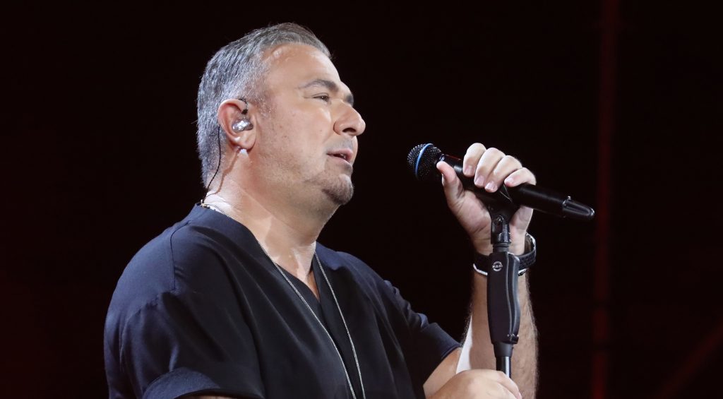 Α.Ρέμος: «Χρυσά» τα εισιτήρια για τη συναυλία του στο Ντουμπάι – Ξεκινούν από 380 και φτάνουν τα 50.000 ευρώ!