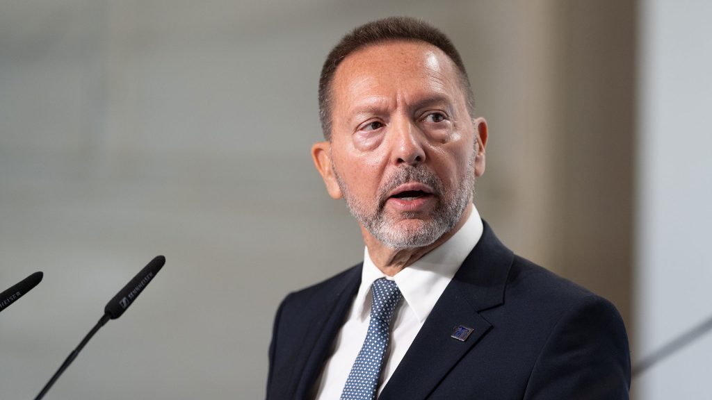 Ο Γ.Στουρνάρας «ξέγραψε» ακόμα μία γενιά Ελλήνων: «Σε 20 χρόνια μπορεί να γίνουμε Ευρώπη από οικονομικής άποψης»