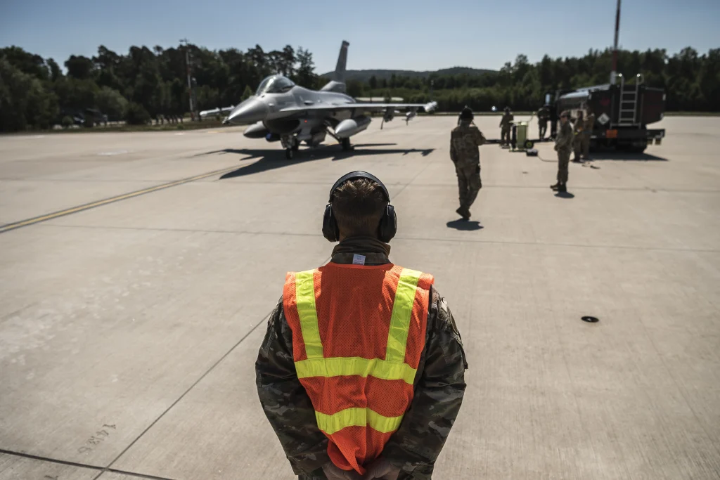 Αμερικανός στρατιωτικός ήρθε στην Ελλάδα  για την αεροπορική άσκηση «Ηνίοχος» αλλά κατέληξε στο… κρατητήριο!